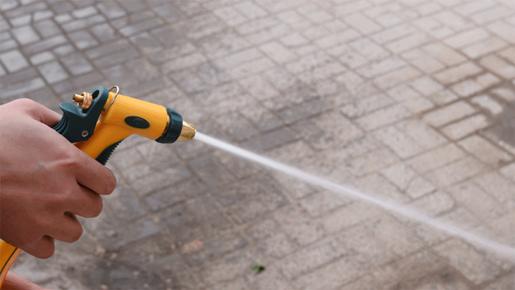 家用高壓水槍應(yīng)用現(xiàn)場
