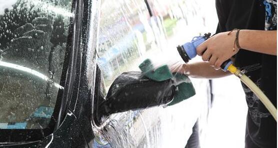 如何購(gòu)買(mǎi)家用洗車(chē)機(jī)