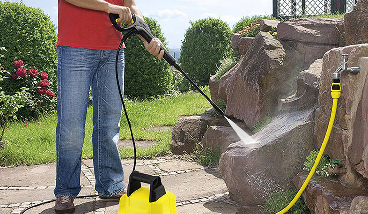 如何挑選一臺(tái)高質(zhì)量的高壓洗車機(jī)