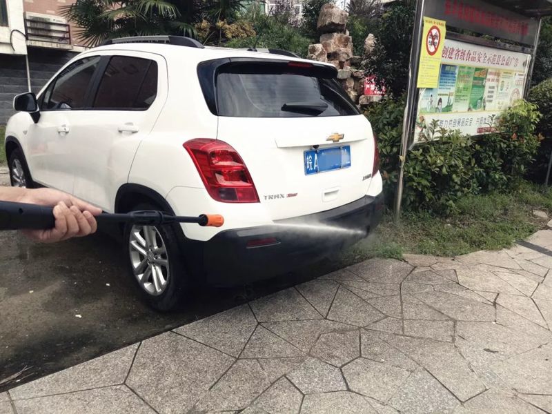 億力高壓洗車機(jī)YLQ4630C-120C洗車過程